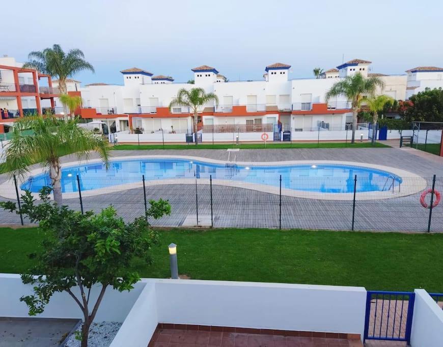 הוילה ורה Casa Familiar A Pie De Piscina מראה חיצוני תמונה